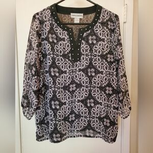 Women's 3/4 sleeve, vneck blouse